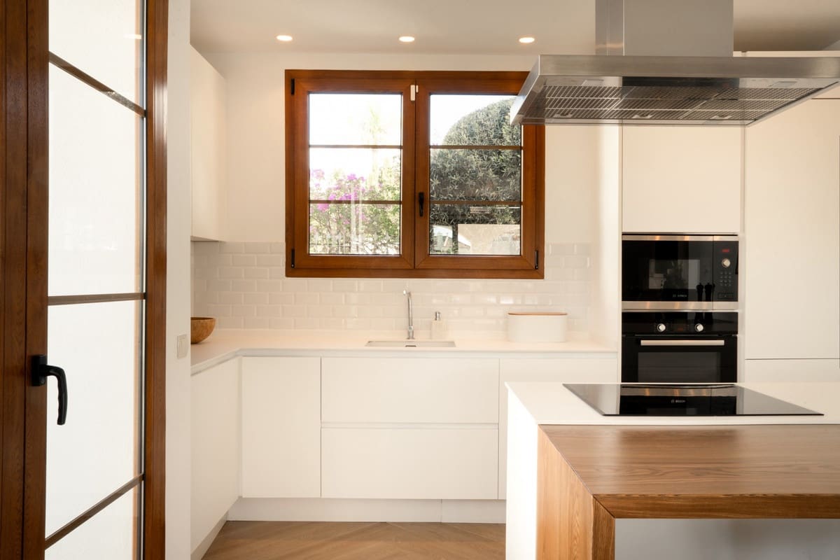 4 quarto Moradia para venda em Estepona com piscina garagem - 1 295 000 € (Ref: 9546997)