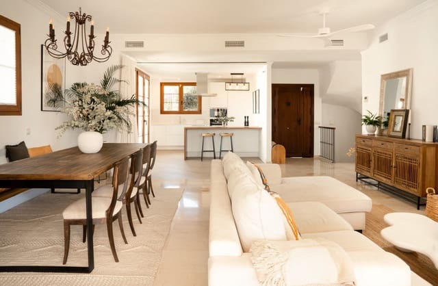 4 sovrum Villa till salu i Estepona med pool garage - 1 295 000 € (Ref: 9546997)