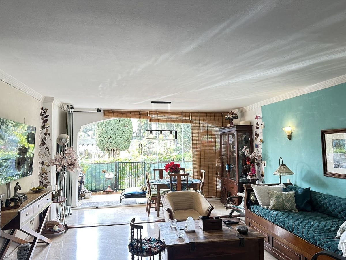 1 soverom Leilighet til salgs i Golden Mile med svømmebasseng garasje - € 749 000 (Ref: 9550026)