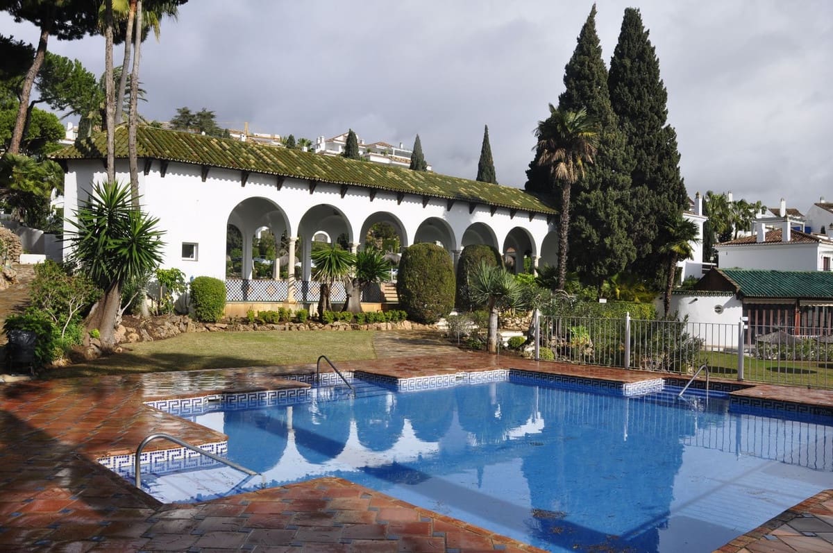 1 soverom Leilighet til salgs i Golden Mile med svømmebasseng garasje - € 749 000 (Ref: 9550026)