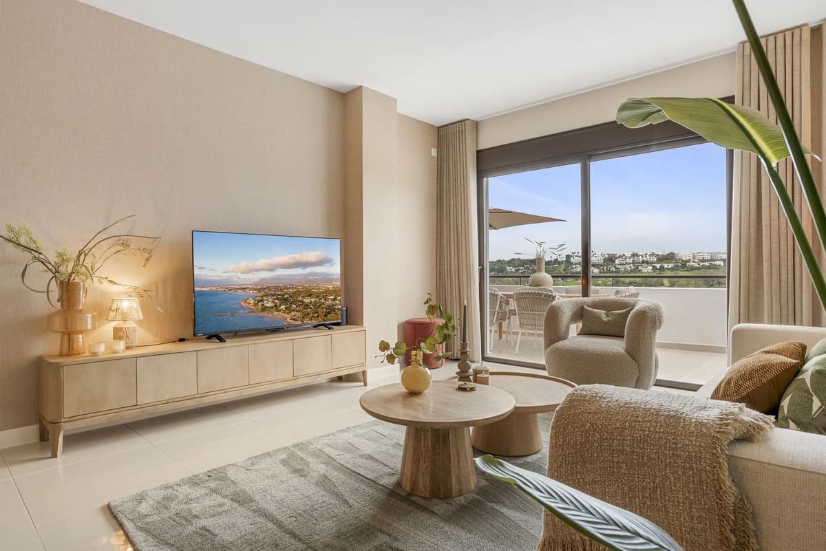 2 bedroom Apartment for sale in Estepona with pool garage - € 330,000 (Ref: 9554275)