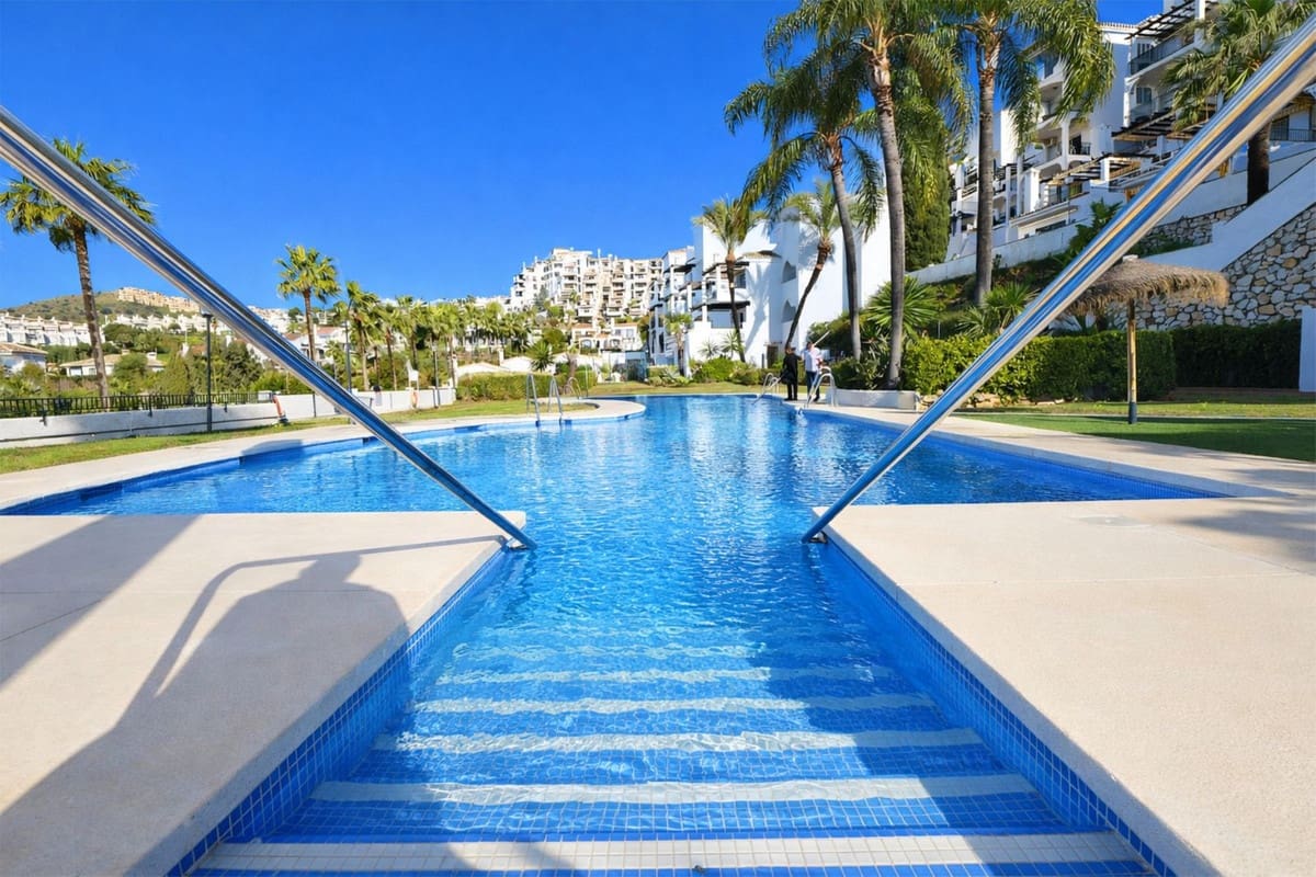 2 quarto Apartamento para venda em Calahonda com piscina garagem - 349 000 € (Ref: 9554302)