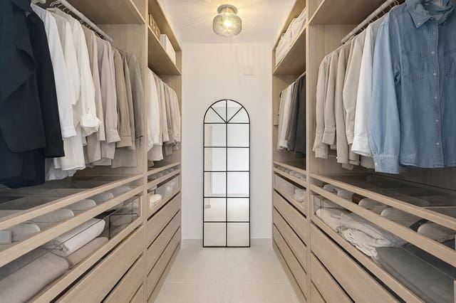 3 bedroom Townhouse for sale in Estepona with garage - € 469,000 (Ref: 9559121)