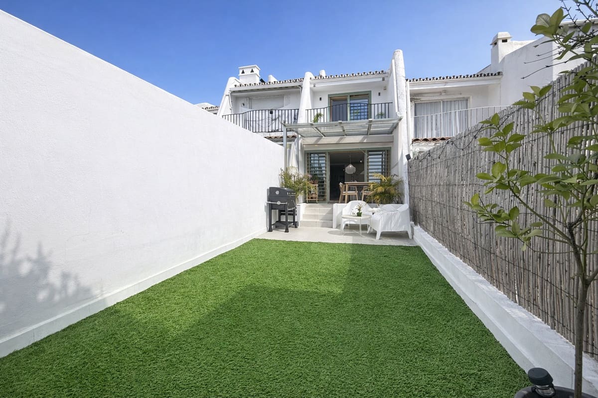 3 Zimmer Haus zu verkaufen in Estepona mit Garage - 469.000 € (Ref: 9559121)