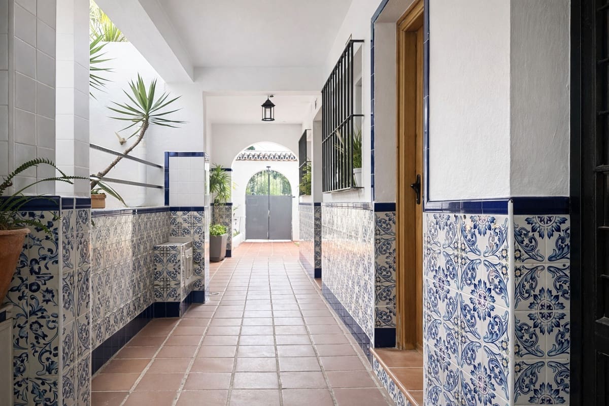 3 Zimmer Haus zu verkaufen in Estepona mit Garage - 469.000 € (Ref: 9559121)