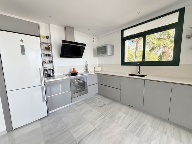 3 bedroom Semi-detached Villa for sale in Benalmádena pueblo, Benalmádena with pool garage - € 629,000 (Ref: 9560673)