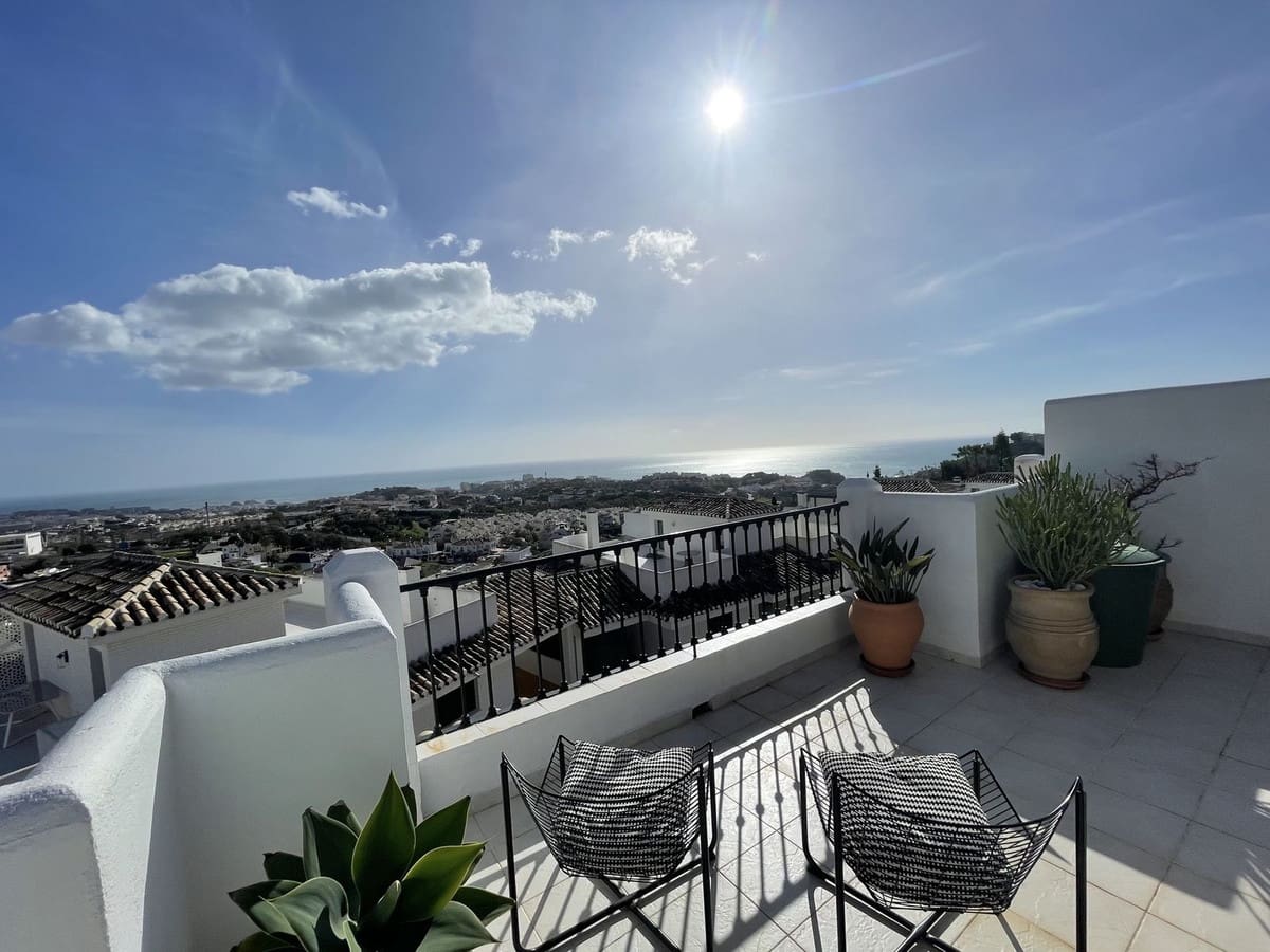 3 bedroom Semi-detached Villa for sale in Benalmadena with pool garage - € 629,000 (Ref: 9560673)