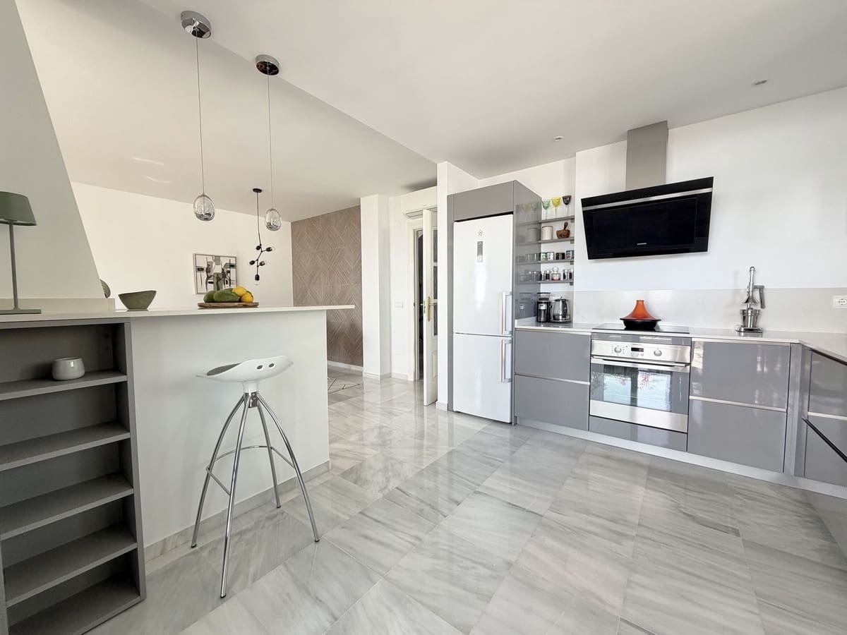 3 bedroom Semi-detached Villa for sale in Benalmadena with pool garage - € 629,000 (Ref: 9560673)