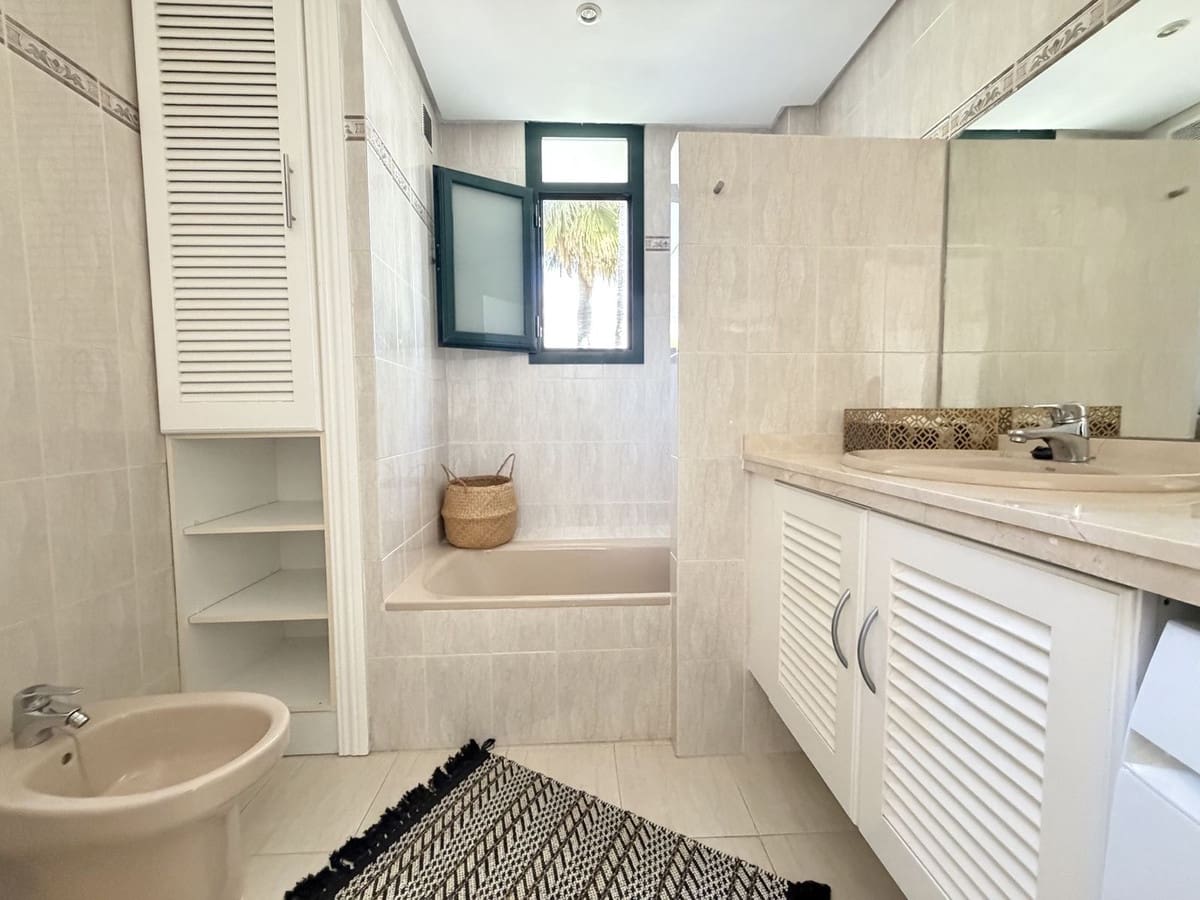 3 bedroom Semi-detached Villa for sale in Benalmadena with pool garage - € 629,000 (Ref: 9560673)