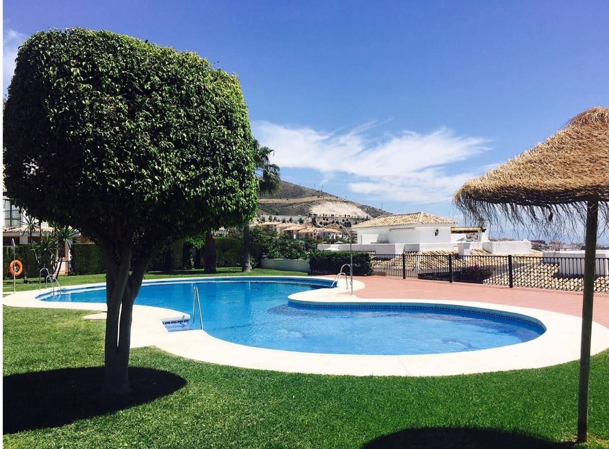 3 bedroom Semi-detached Villa for sale in Benalmadena with pool garage - € 629,000 (Ref: 9560673)