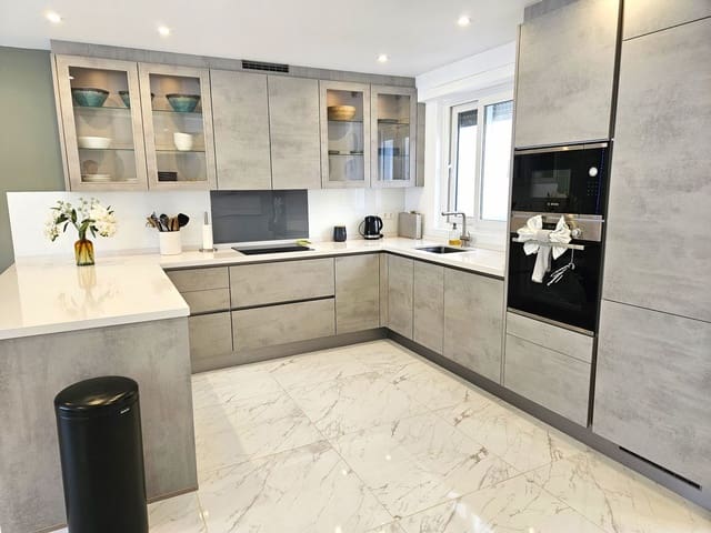 4 makuuhuone Omakotitalo myytävänä paikassa La Cala de Mijas, Mijas - 899 000 € (Ref: 9566702)