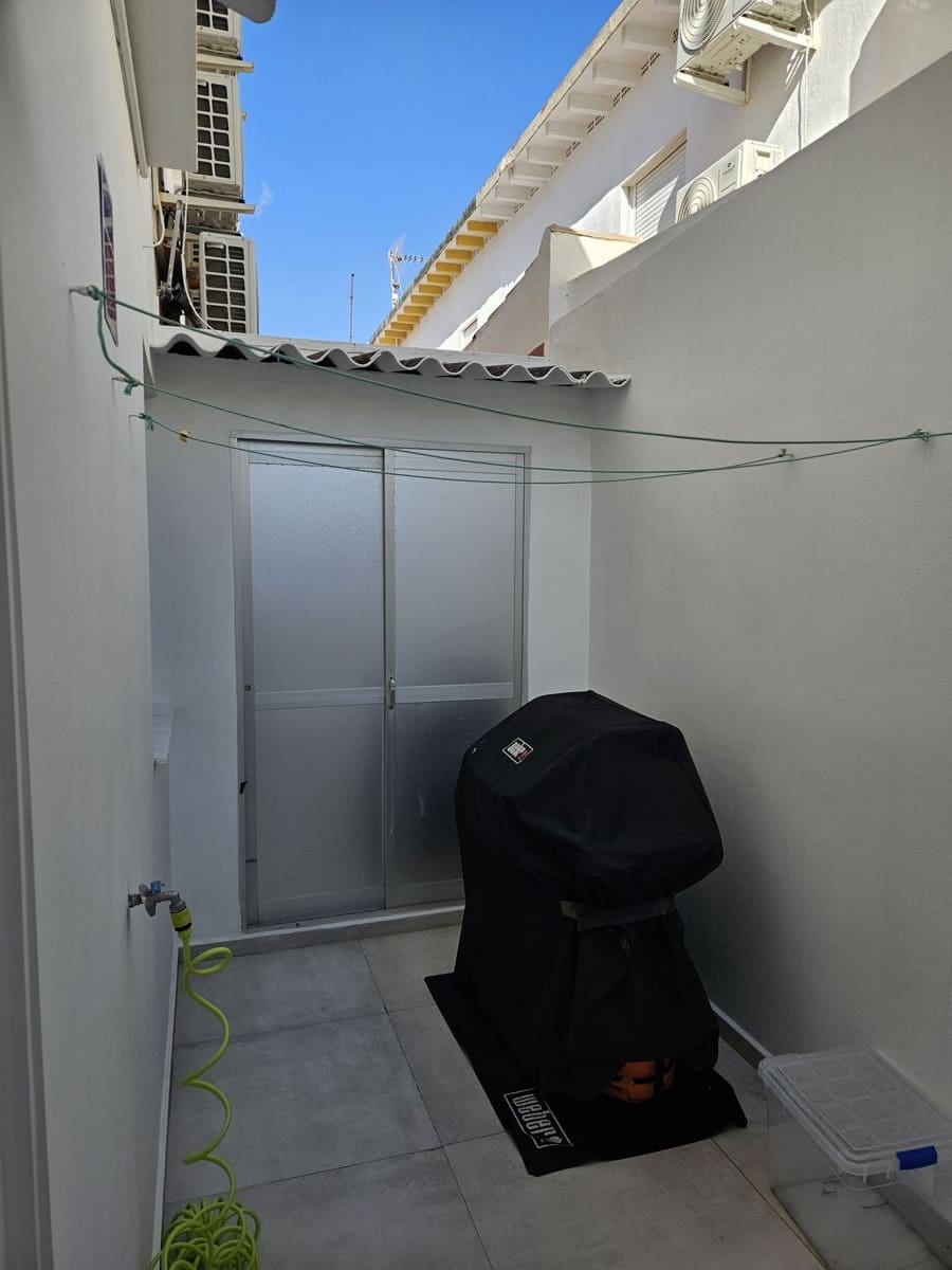 4 makuuhuone Omakotitalo myytävänä paikassa La Cala de Mijas - 899 000 € (Ref: 9566702)