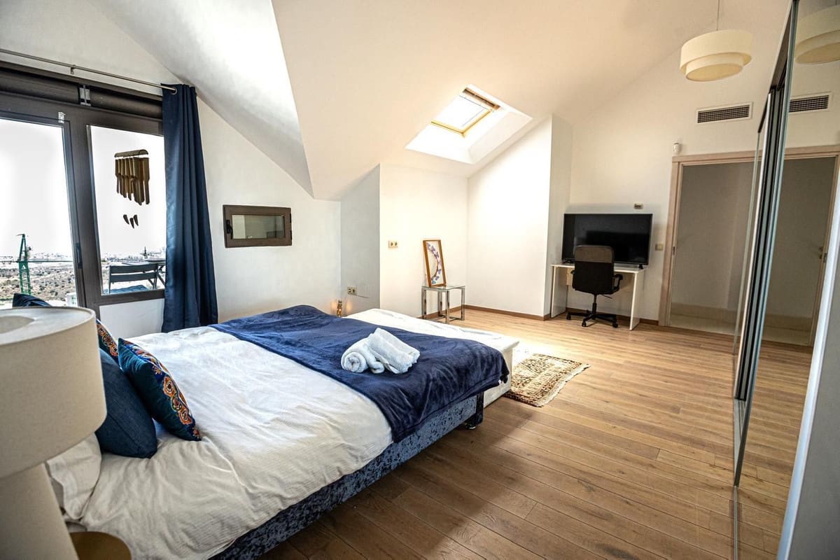 5 quarto Penthouse para venda em Mijas com piscina garagem - 900 000 € (Ref: 9575386)