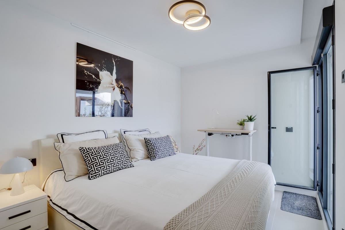 3 quarto Apartamento para venda em Estepona com piscina garagem - 779 000 € (Ref: 9578270)