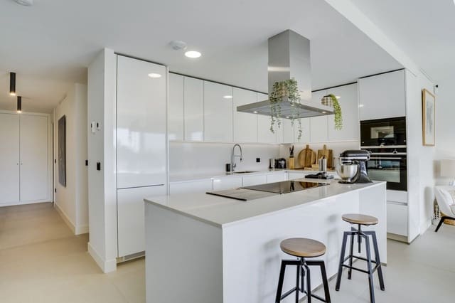 3 quarto Apartamento para venda em Estepona com piscina garagem - 779 000 € (Ref: 9578270)