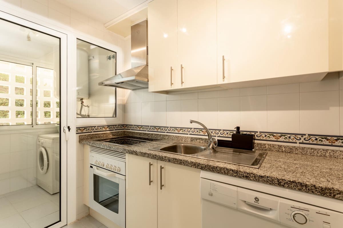 2 slaapkamer Appartement te koop in Manilva met zwembad - € 275.000 (Ref: 9585242)