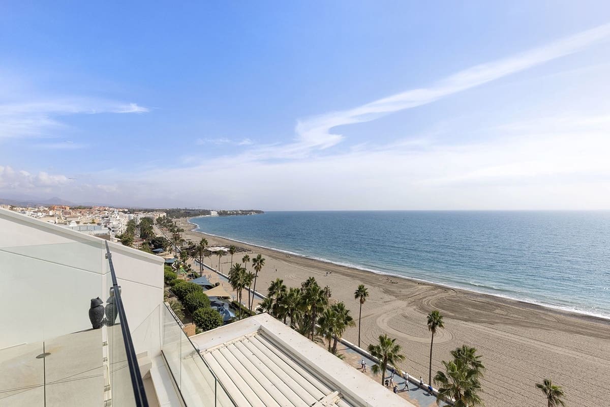 3 bedroom Beach Apartment for sale in Estepona with pool garage - € 2,150,000 (Ref: 9598510)