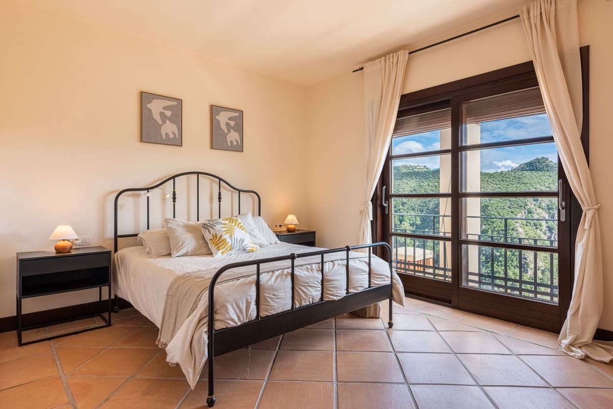 4 soveværelse Byhus til salg i Benahavis med swimmingpool garage - € 598.000 (Ref: 9598512)