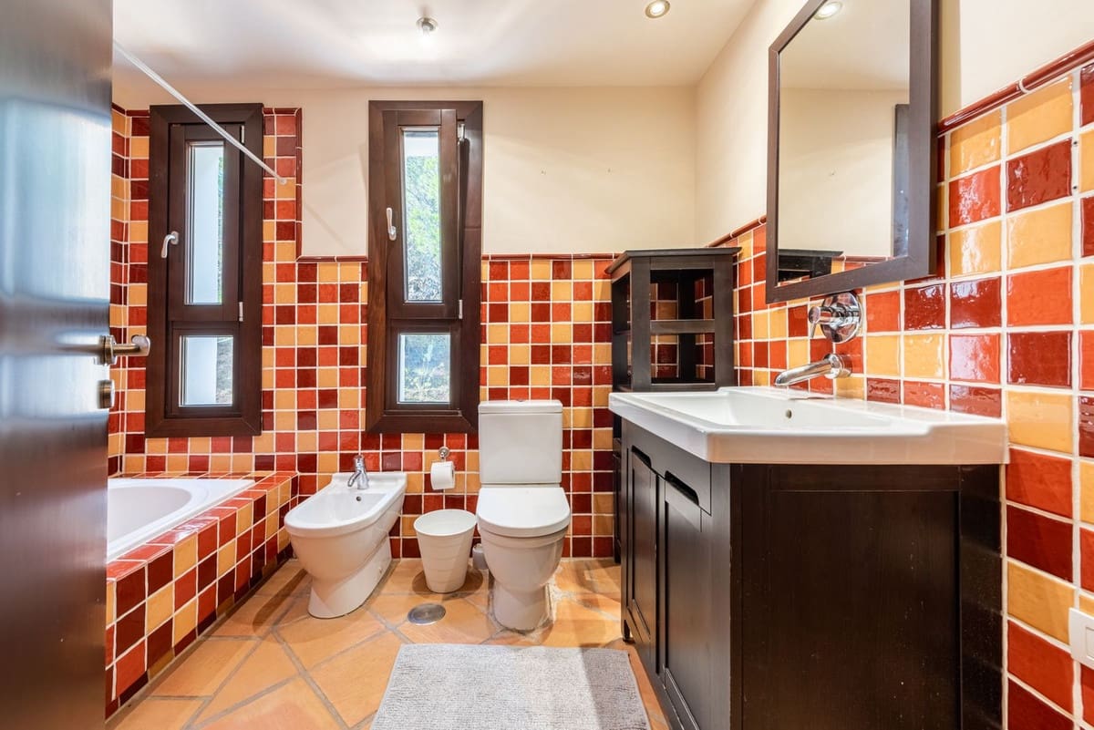 4 soveværelse Byhus til salg i Benahavis med swimmingpool garage - € 598.000 (Ref: 9598512)