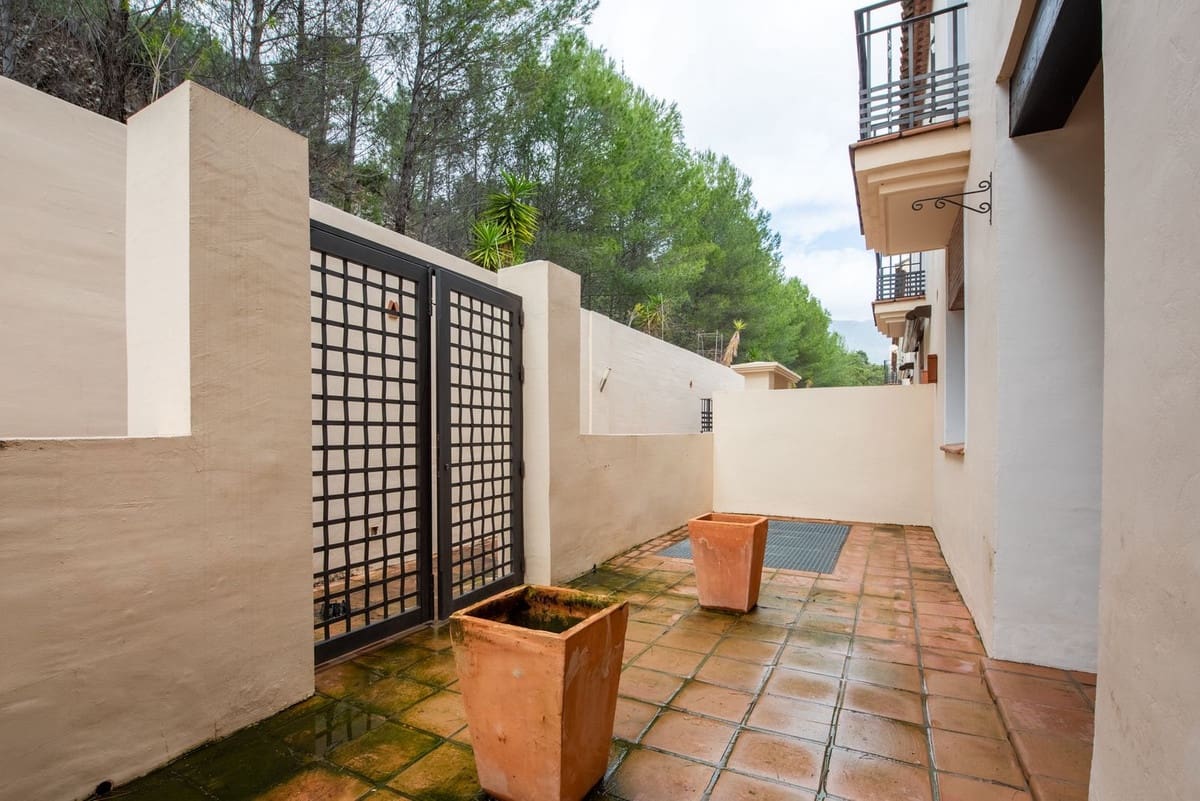 4 soveværelse Byhus til salg i Benahavis med swimmingpool garage - € 598.000 (Ref: 9598512)