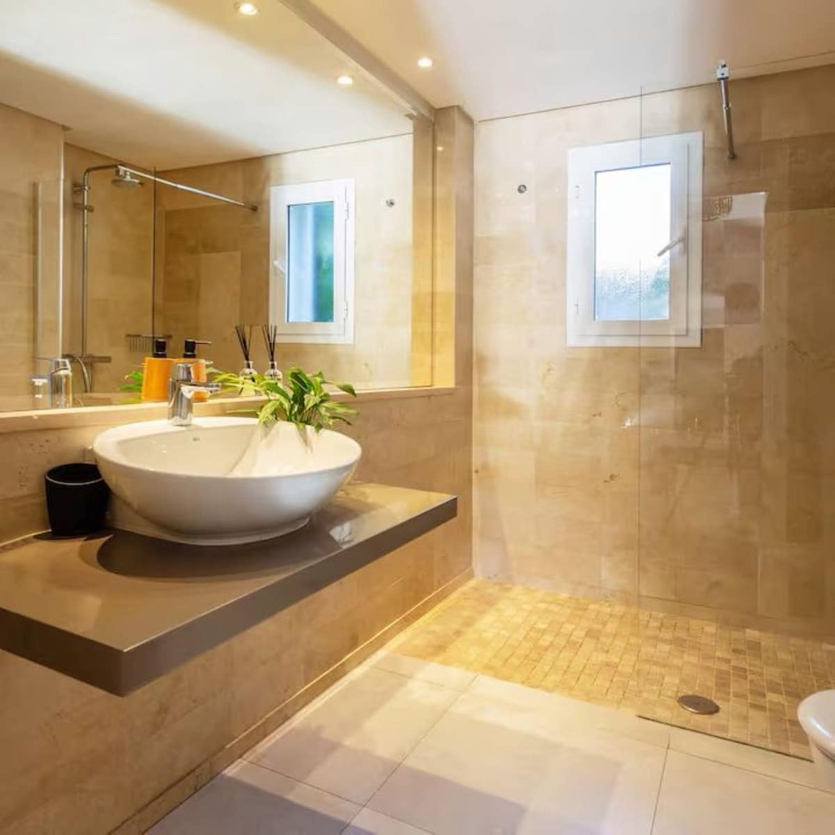 Apartamento de 2 habitaciones en Elviria en venta con piscina garaje - 685.000 € (Ref: 9603559)