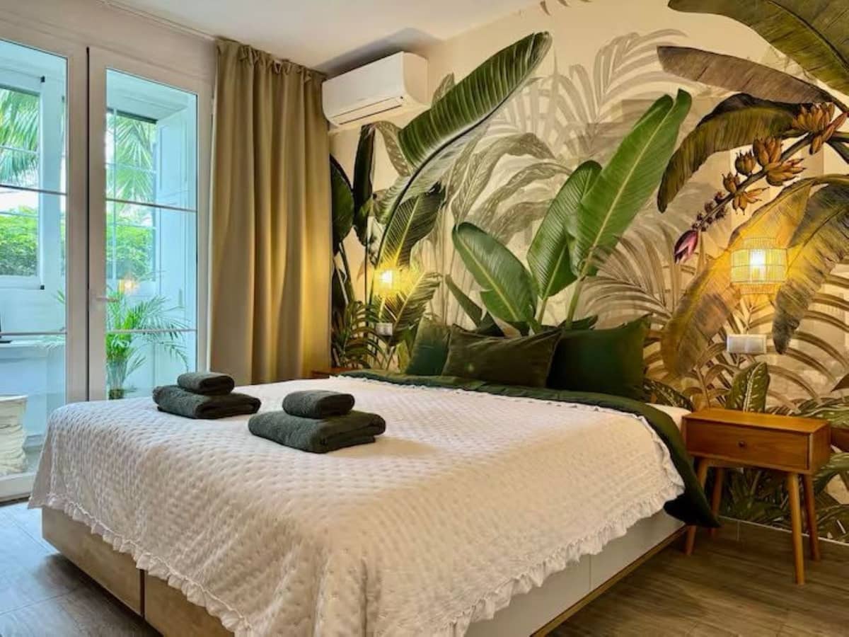 Apartamento de 2 habitaciones en Elviria en venta con piscina garaje - 685.000 € (Ref: 9603559)