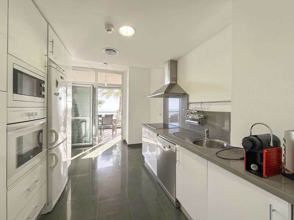 3 makuuhuone Huoneisto myytävänä paikassa Manilva mukana uima-altaan 
autotalli - 380 000 € (Ref: 9603623)