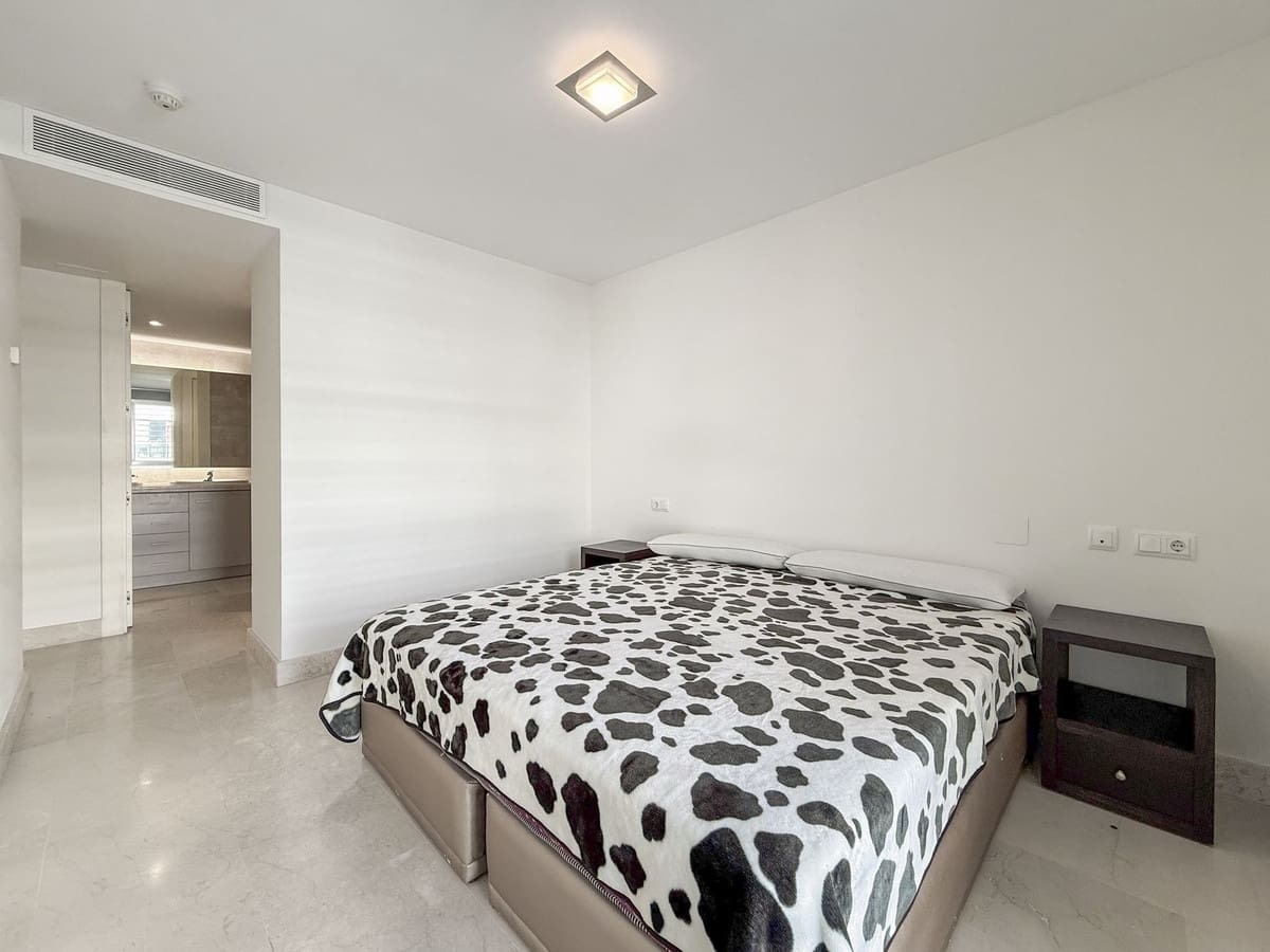 3 makuuhuone Huoneisto myytävänä paikassa Manilva mukana uima-altaan 
autotalli - 380 000 € (Ref: 9603623)