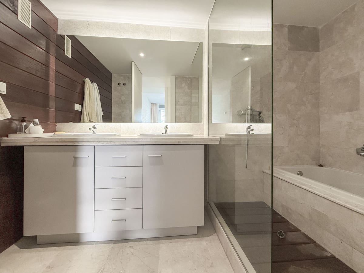 3 makuuhuone Huoneisto myytävänä paikassa Manilva mukana uima-altaan 
autotalli - 380 000 € (Ref: 9603623)