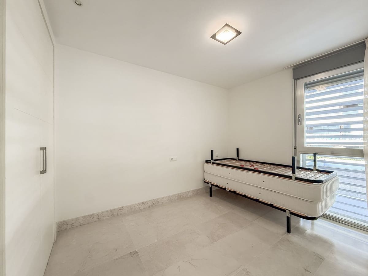 3 makuuhuone Huoneisto myytävänä paikassa Manilva mukana uima-altaan 
autotalli - 380 000 € (Ref: 9603623)