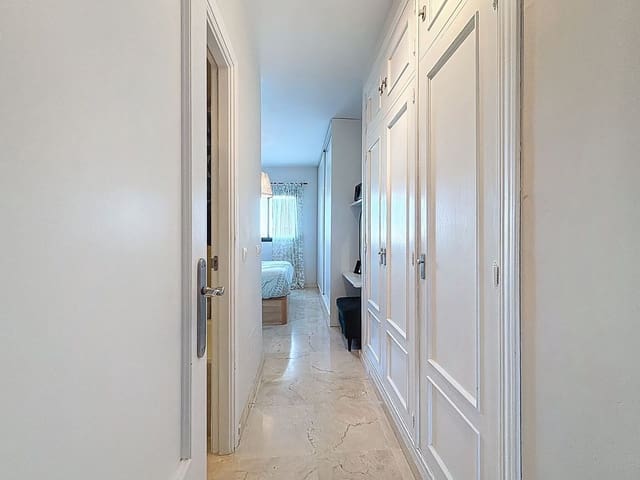 2 soverom Leilighet til salgs i Selwo, Estepona med svømmebasseng garasje - € 299 000 (Ref: 9610500)