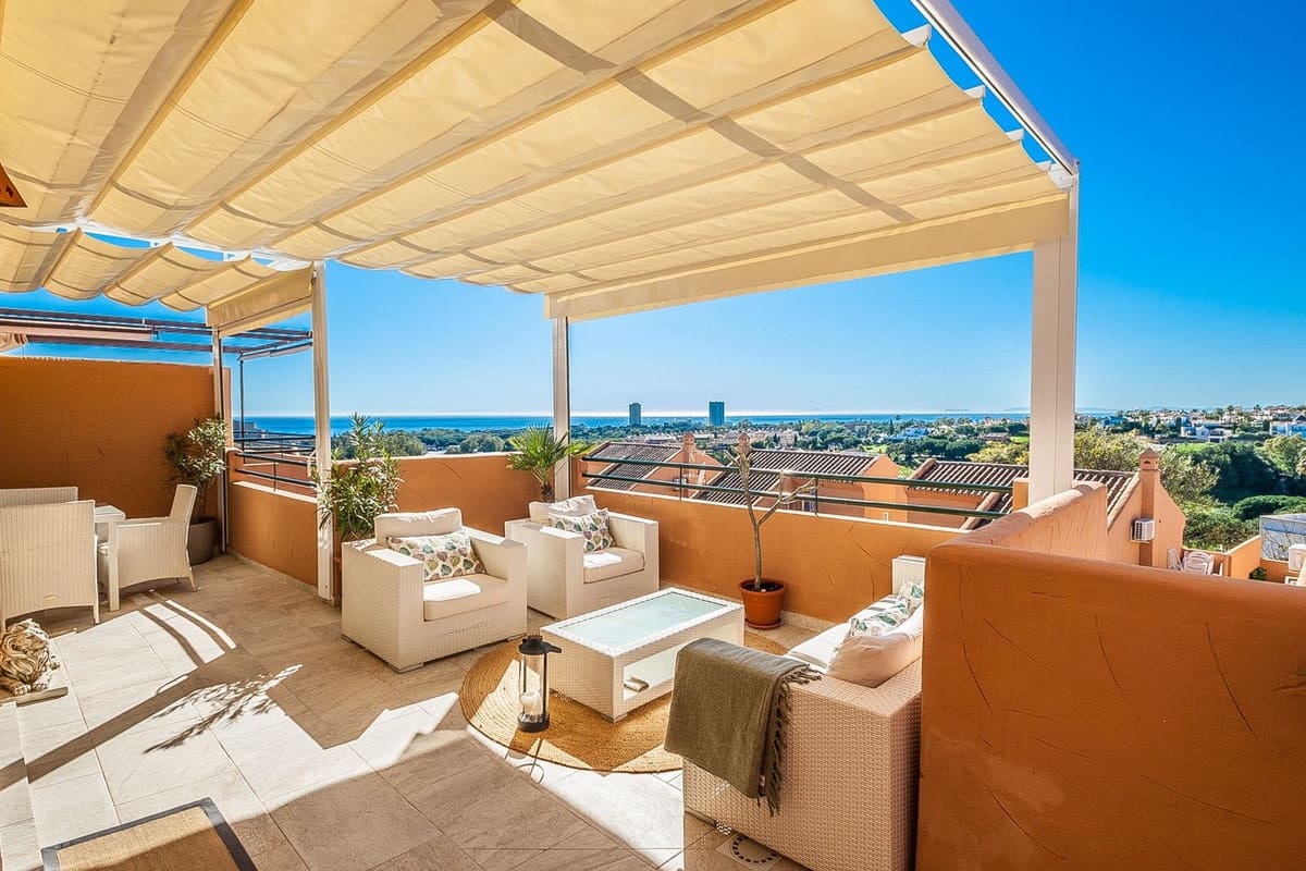 2 Zimmer Penthouse zu verkaufen in Elviria mit Pool Garage - 595.000 € (Ref: 9610551)