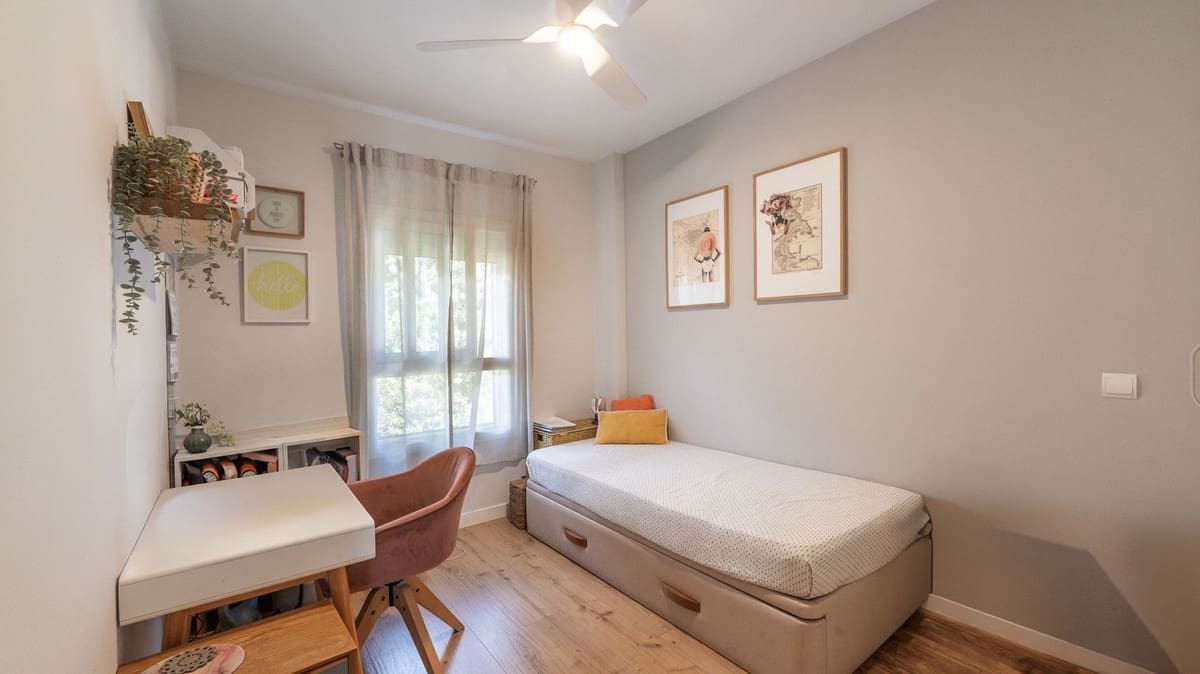 4 soveværelse Semi-Rækkehus til salg i Benalmadena med swimmingpool garage - € 675.000 (Ref: 9611951)