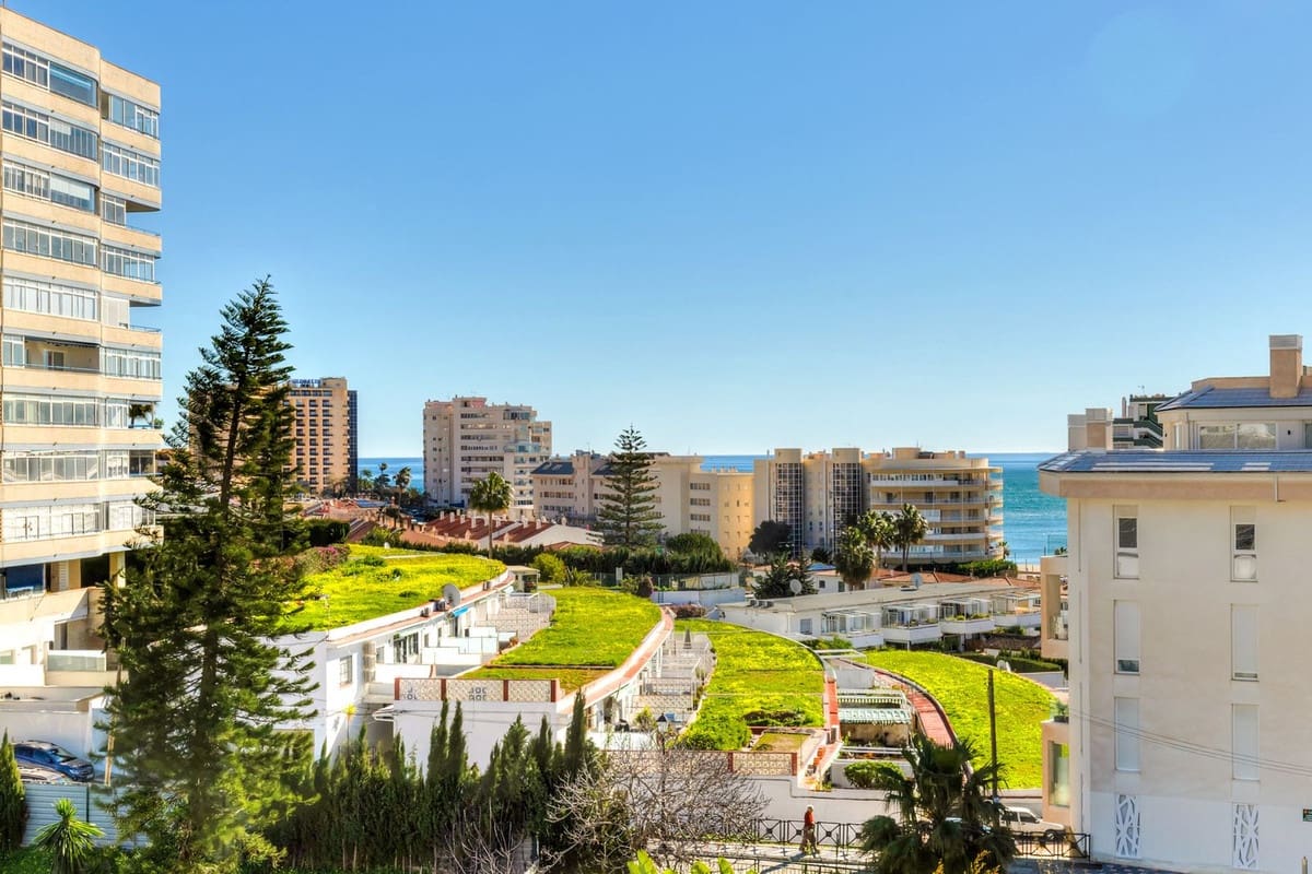 2 sovrum Takvåning till salu i Fuengirola med pool garage - 395 000 € (Ref: 9624253)