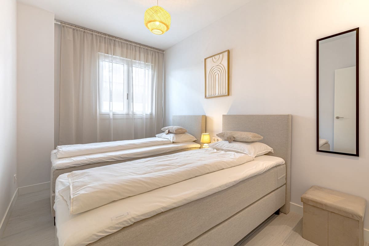 3 quarto Apartamento para venda em Estepona com piscina garagem - 449 000 € (Ref: 9629246)