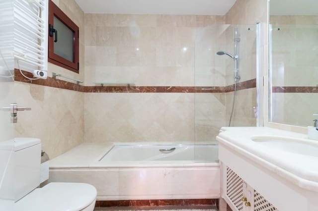 3 quarto Apartamento para venda em Elviria, Marbella com piscina garagem - 699 000 € (Ref: 9629248)