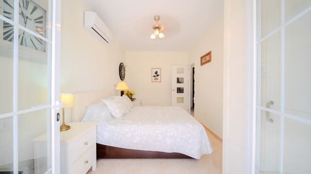 3 slaapkamer Villa te koop in Manilva met zwembad - € 589.000 (Ref: 9632865)