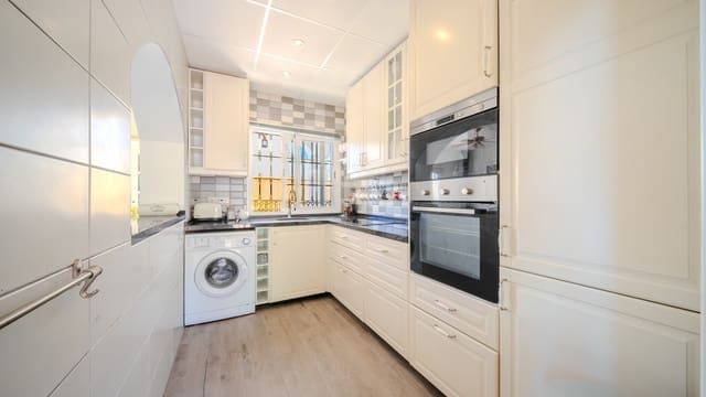 3 slaapkamer Villa te koop in Manilva met zwembad - € 589.000 (Ref: 9632865)