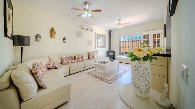 3 slaapkamer Villa te koop in Manilva met zwembad - € 589.000 (Ref: 9632865)