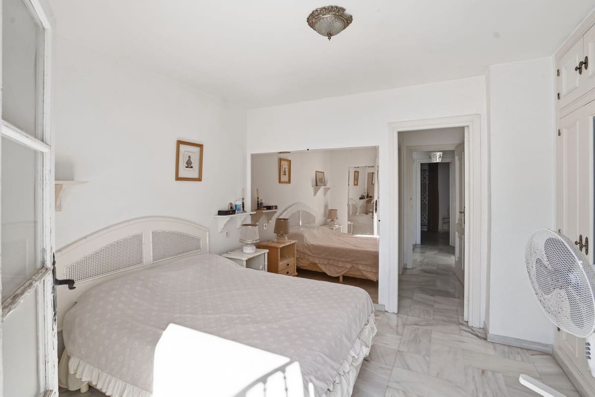 3 soverom Hus til salgs i La Cala de Mijas med svømmebasseng garasje - € 649 000 (Ref: 9639914)