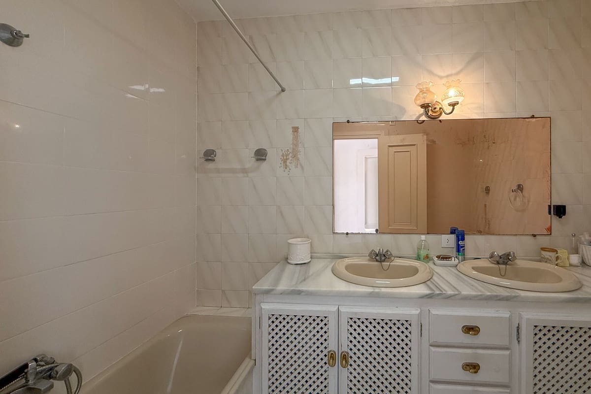 3 soverom Hus til salgs i La Cala de Mijas med svømmebasseng garasje - € 649 000 (Ref: 9639914)