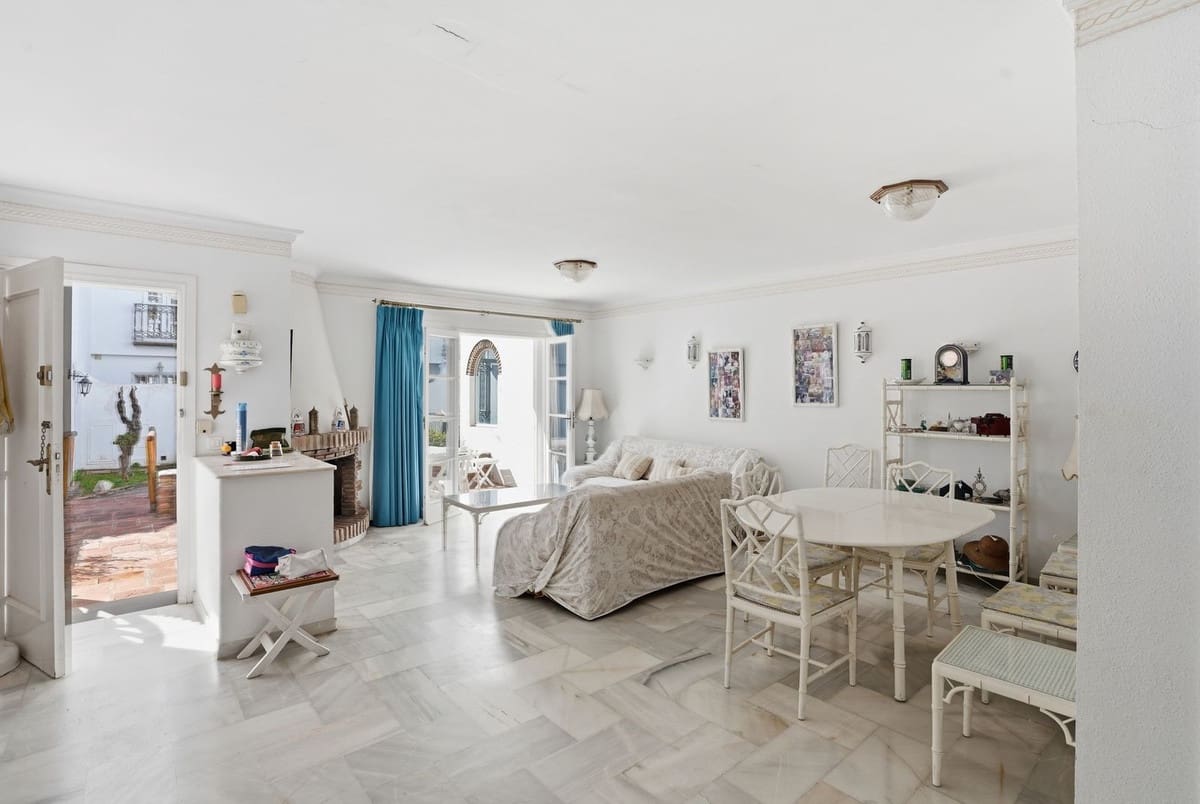 3 soverom Hus til salgs i La Cala de Mijas med svømmebasseng garasje - € 649 000 (Ref: 9639914)