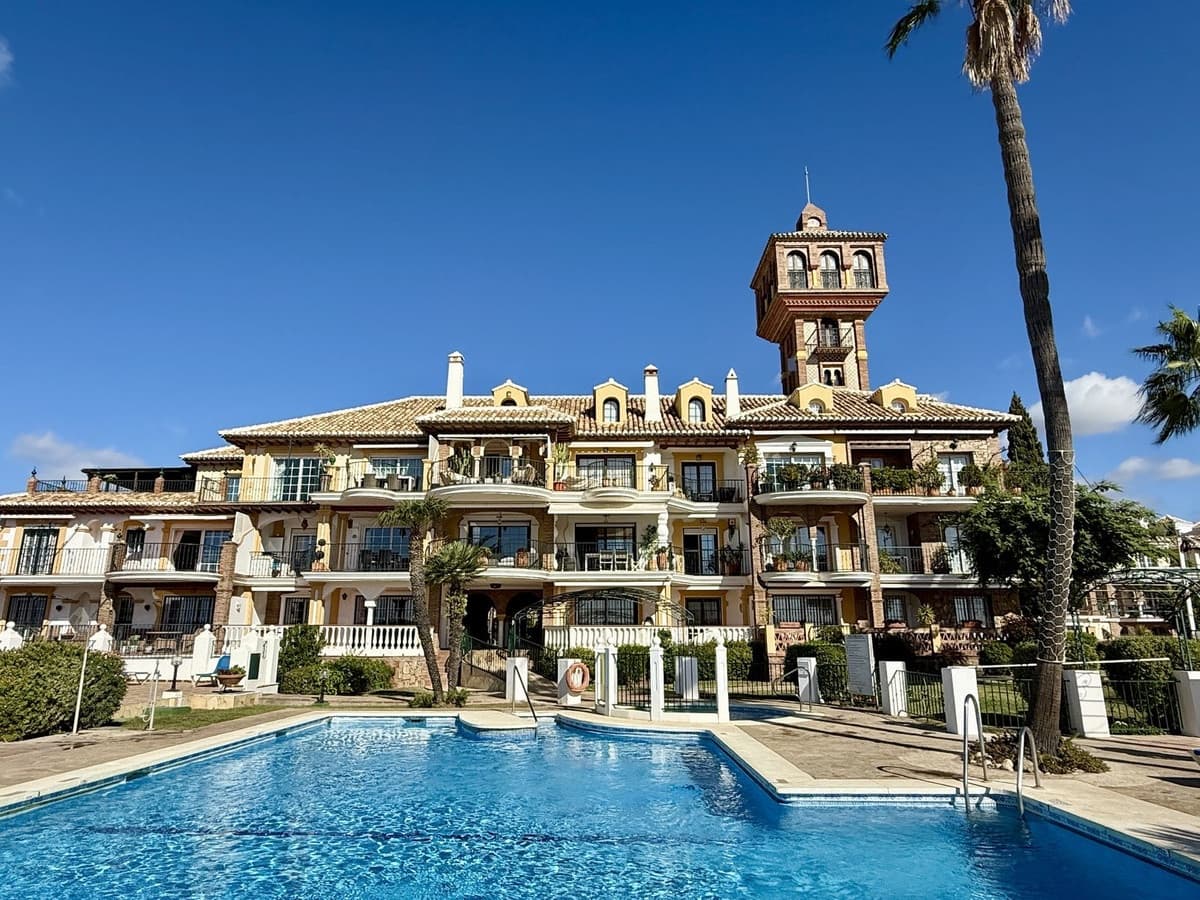 2 slaapkamer Huis te koop in Mijas Golf met zwembad garage - € 415.000 (Ref: 9643585)