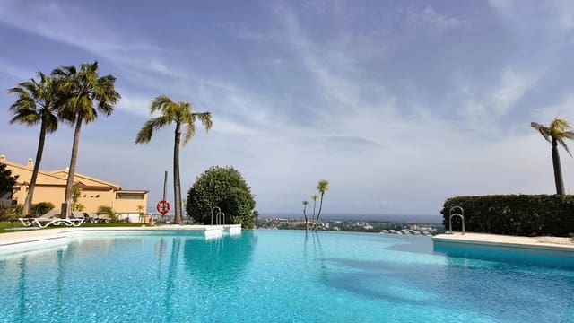 4 chambre Appartement à vendre à El Paraiso, Estepona avec piscine garage - 639 000 € (Ref: 9650834)