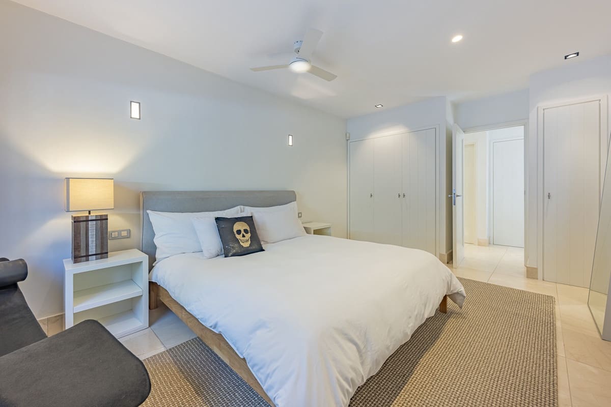 3 sovrum Villa till salu i Marbesa med pool garage - 1 995 000 € (Ref: 9650921)