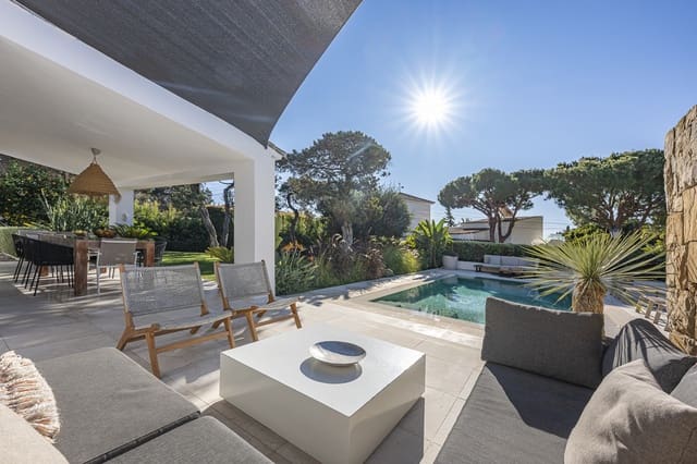 3 sovrum Villa till salu i Marbesa, Marbella med pool garage - 1 995 000 € (Ref: 9650921)