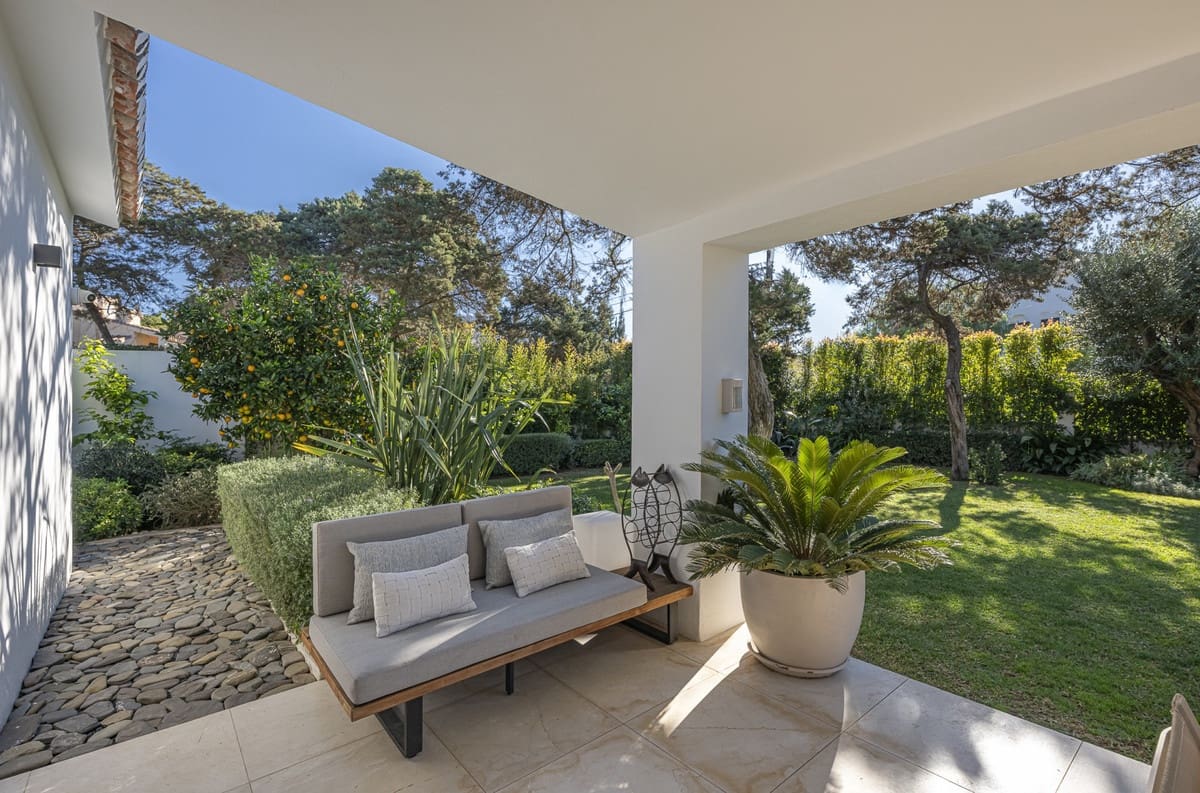 3 sovrum Villa till salu i Marbesa med pool garage - 1 995 000 € (Ref: 9650921)