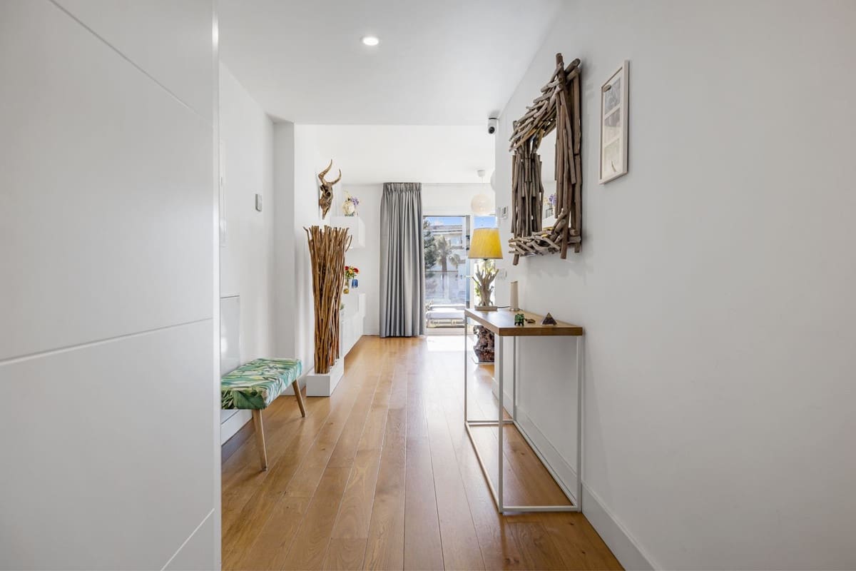 3 bedroom Apartment for sale in Mijas Costa with pool garage - € 649,000 (Ref: 9650977)