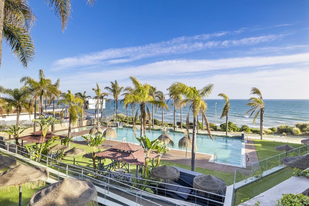 3 bedroom Apartment for sale in Mijas Costa with pool garage - € 649,000 (Ref: 9650977)