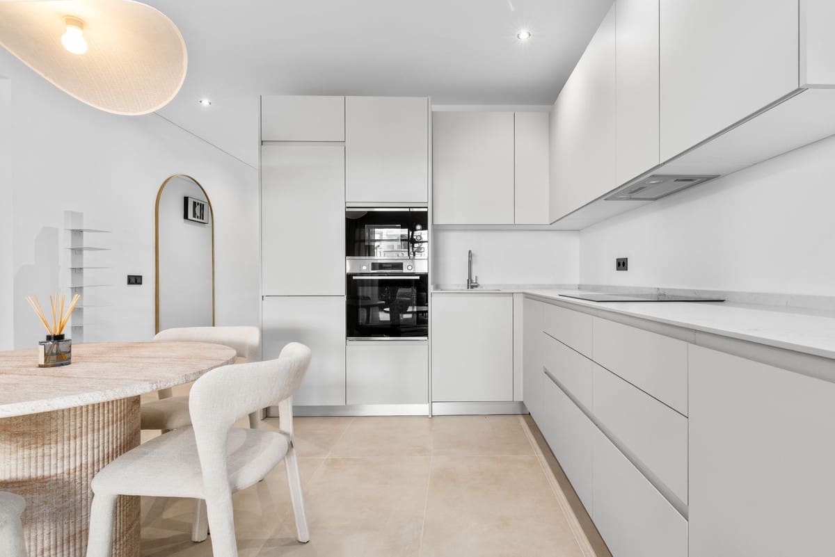 3 chambre Appartement à vendre à Aloha Golf avec piscine garage - 699 000 € (Ref: 9651031)